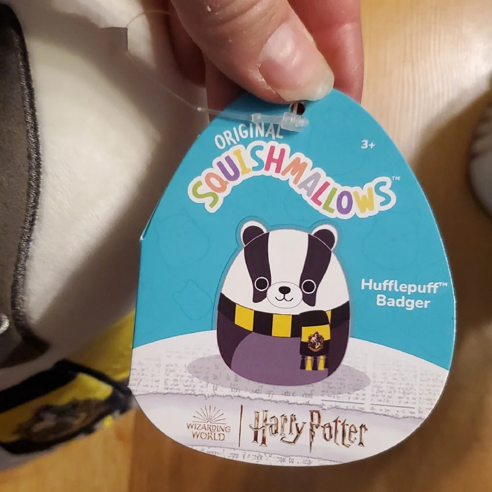 Squishmallows NWT‎ Hufflepuff Badger 10